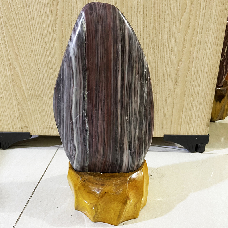 Cây đá tự nhiên màu đỏ tím Cao 36cm nặng 6 kg cho người mệnh Thổ và Hỏa
