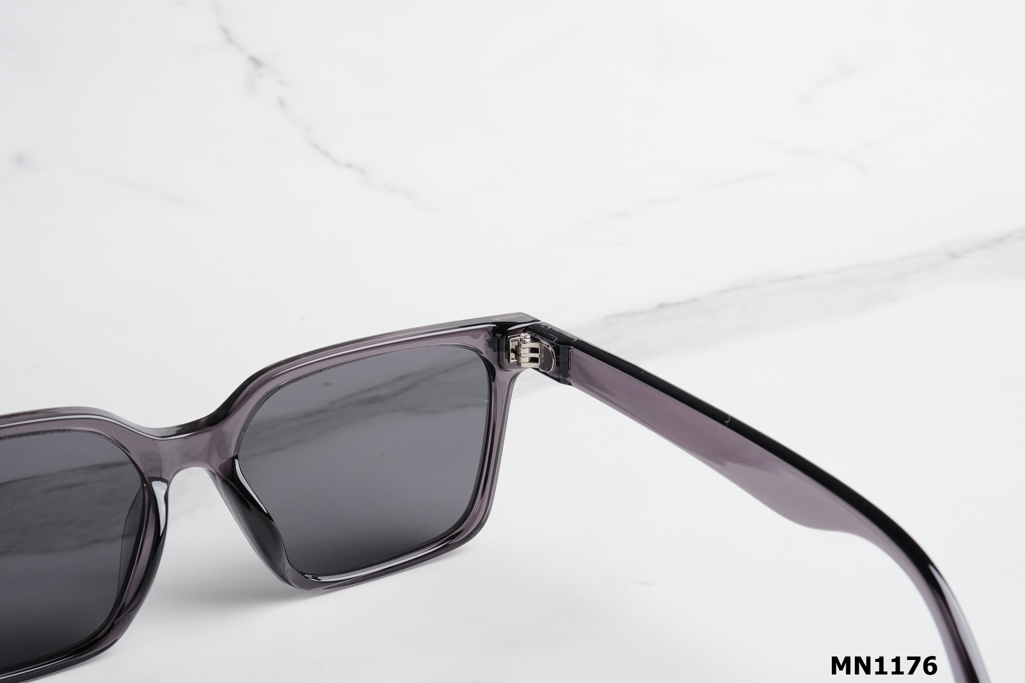 Kính Mát Nhựa Unisex MN1176