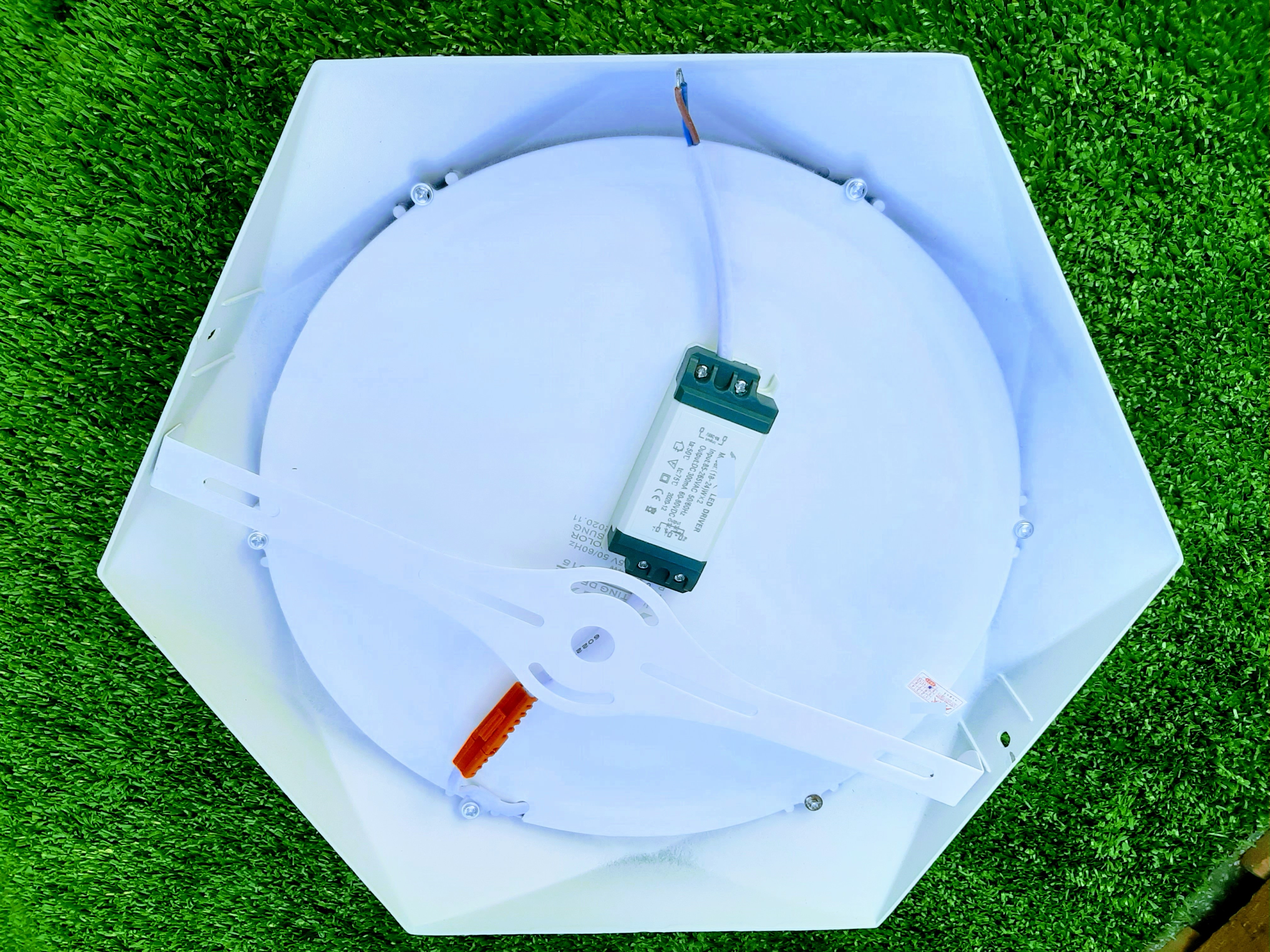 Đèn Led Ốp Trần 18W Hình Kim Cương 20x20cm 3 Chế Độ Sáng Trắng, Vàng, Vàng Nhạt