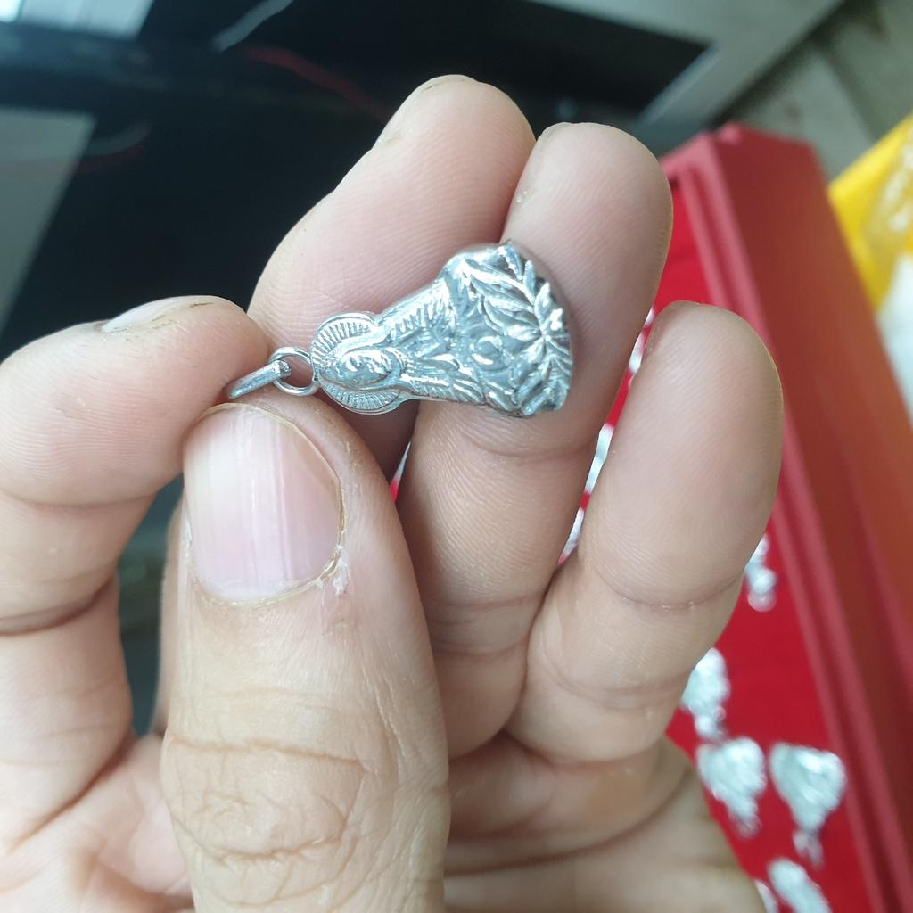 Mặt Dây Chuyền Tượng Quan Âm Bạc Titanium- Mặt dây sáng đẹp như vàng trắng, dùng vĩnh viễn