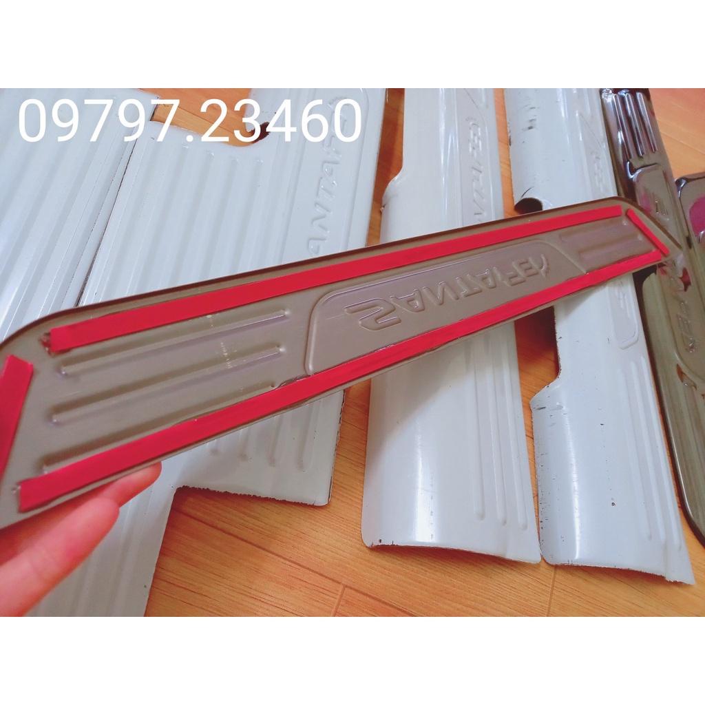 Ốp bậc cửa , nẹp bước chân Hyundai Santafe 2019-2022 cao cấp -mẫu Titan 8 chi tiết