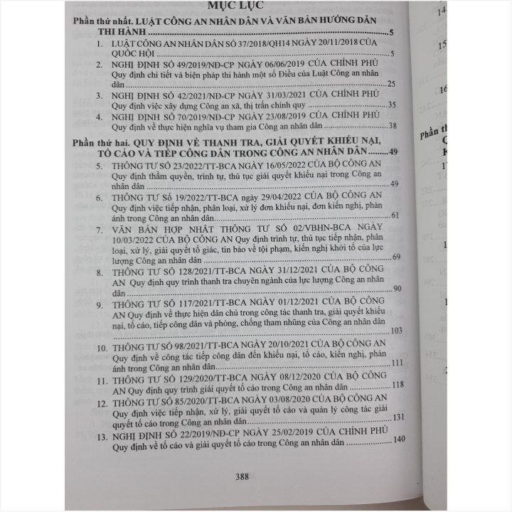 Sách Cẩm Nang Pháp Luật Dành Cho Ngành Công An Nhân Dân - V2142D