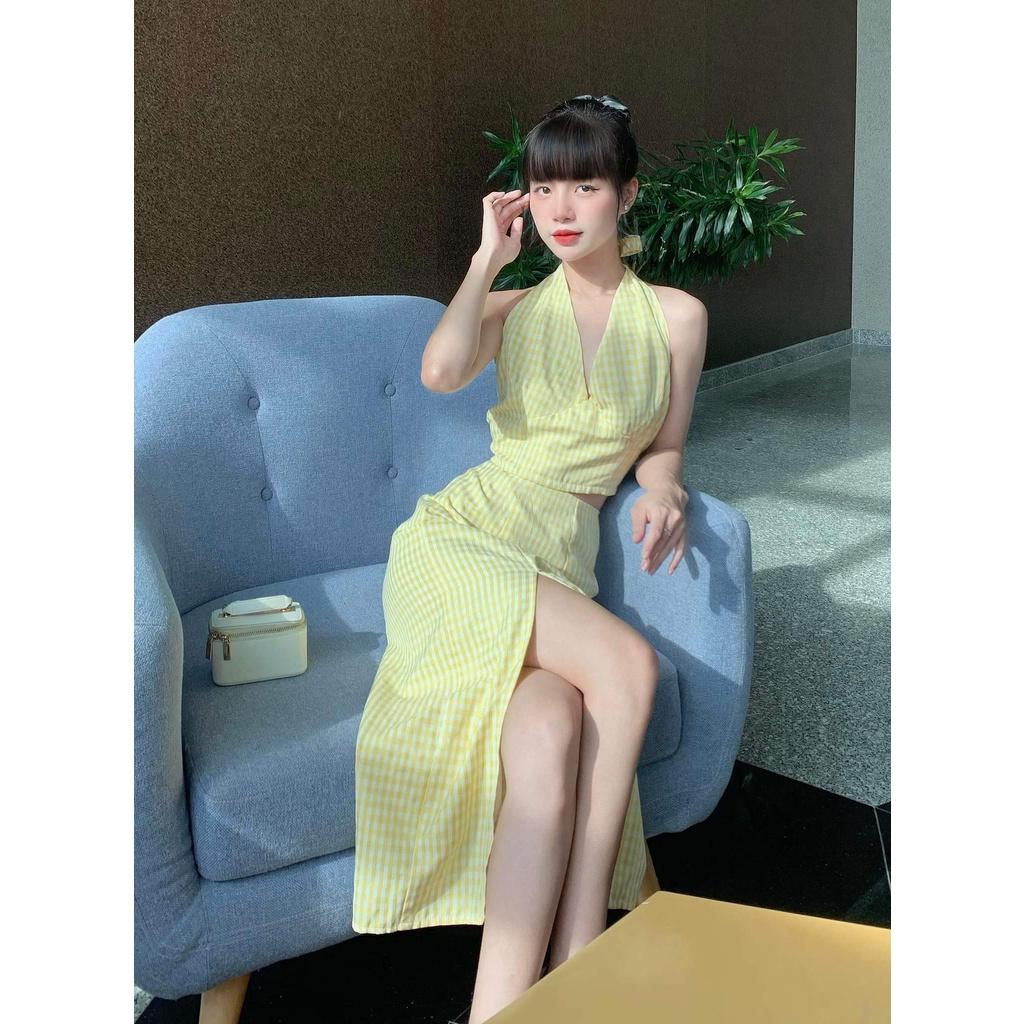 Set áo yếm lưng smocking kèm chân váy xẻ tà 2 lớp