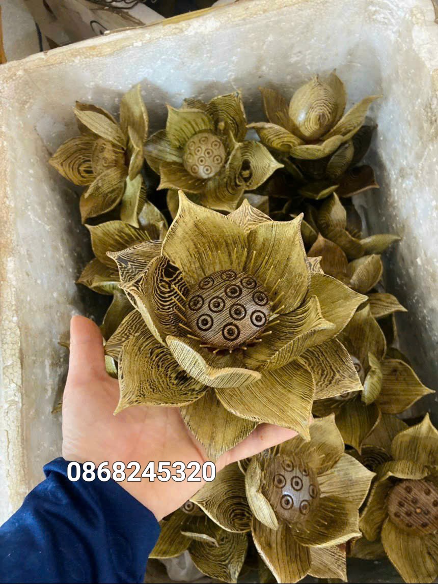2 bình hoa sen 17 cành phong thủy trang trí phòng khách phòng thờ bằng gỗ mun đuôi công cực đẹp