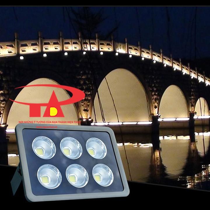 Đèn pha ly led 300w - PL300