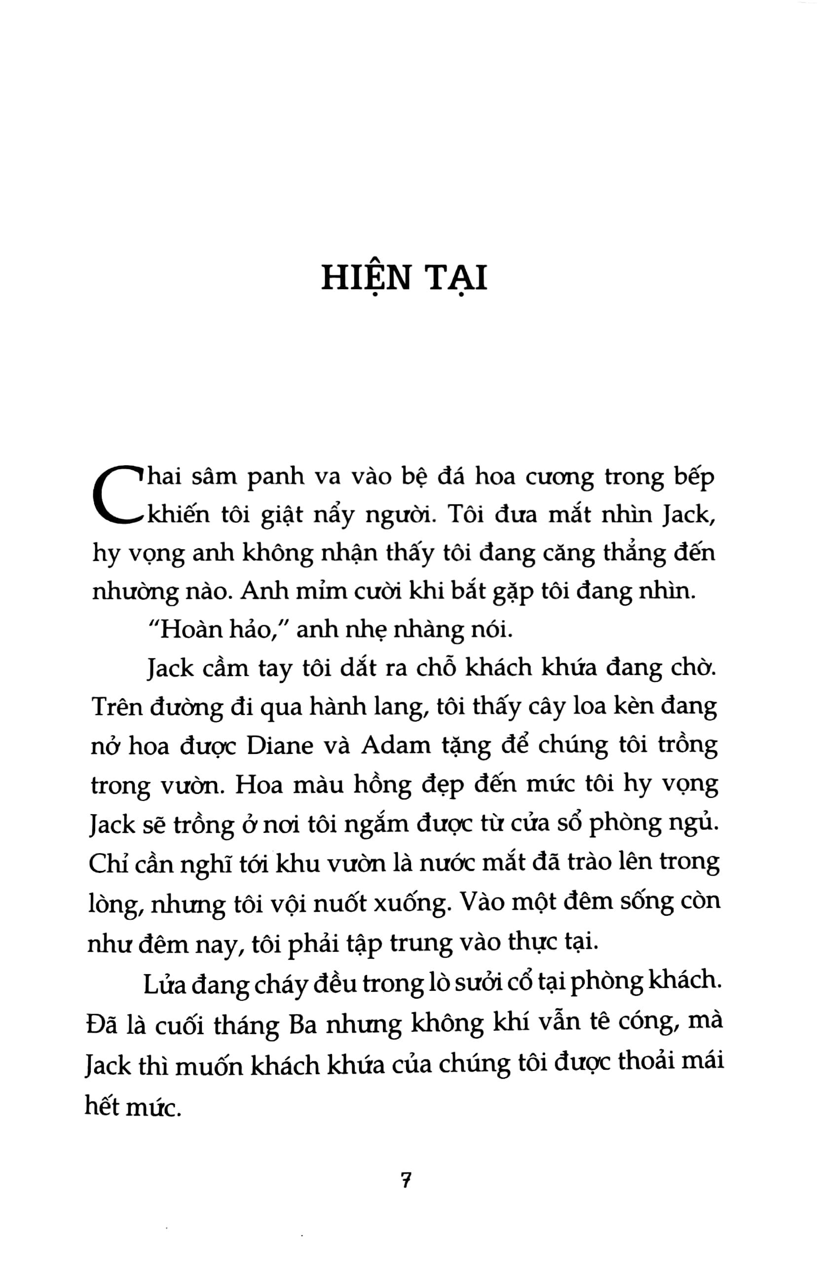 Sau Cánh Cửa Đóng
