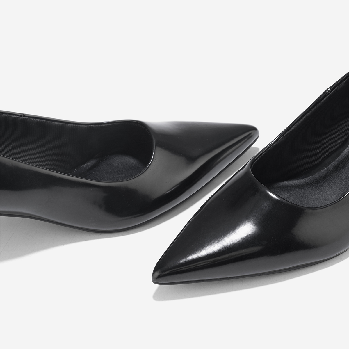 Vascara Giày Bít Mũi Kitten Heel - BMN 0666