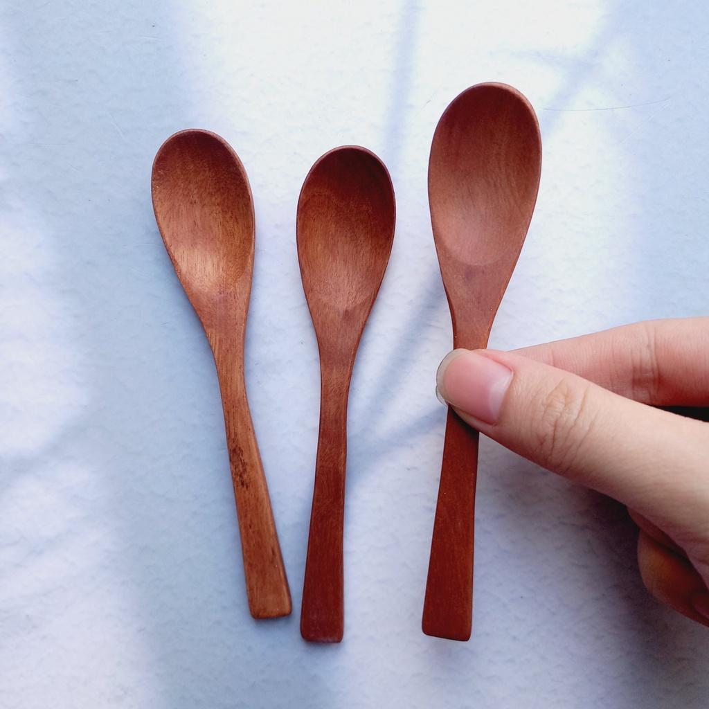 Thìa Nhỏ Gỗ Nhãn 13cm, Thìa Ăn Chè, Xúc Gia Vị An Toàn, Chụp Ảnh Trang Trí