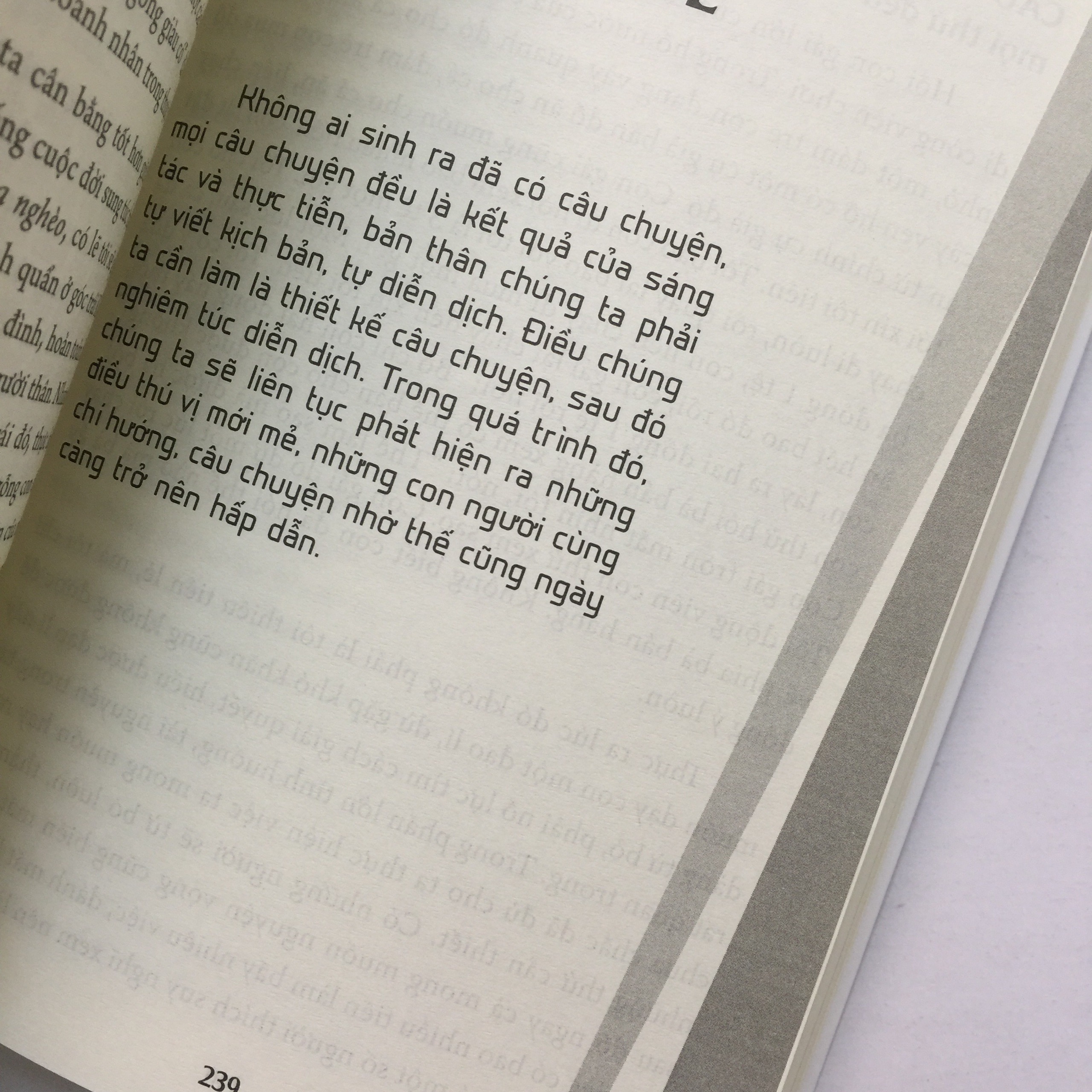 Sách tư duy kỹ năng sống -Tư Duy Phi Đối Xứng - Logic Phía Sau Sự Thành Công Của Thời Đại