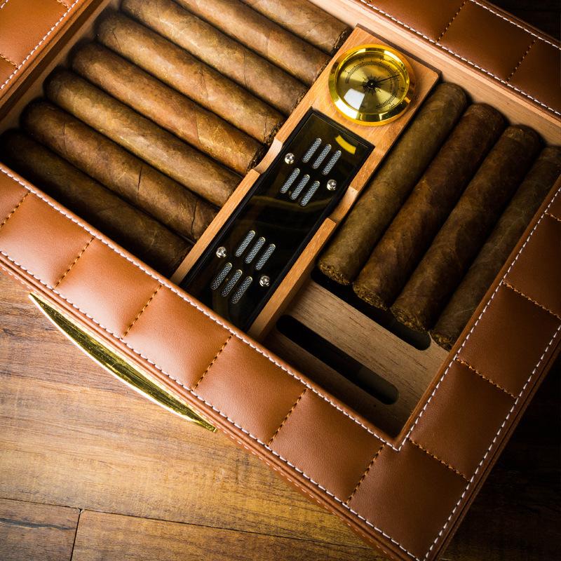 Hộp giữ ẩm Cigar gỗ tuyết tùng LUBINSKI 45 điếu YJA-60011