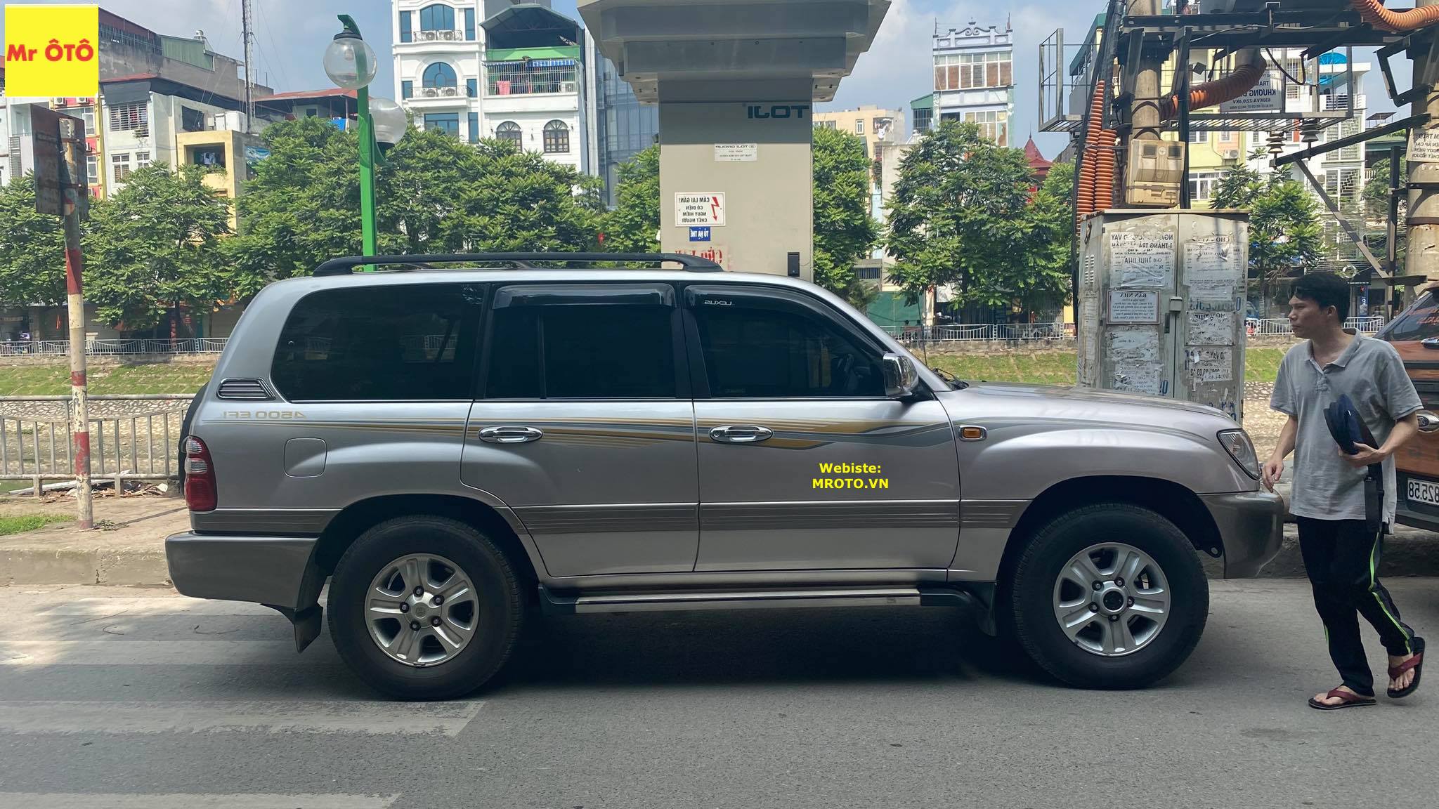 Rèm Che nắng xe Land Cruiser 2000-2010 loại 1 có hút nam châm, Vải dày dặn, chống nắng tuyệt đối