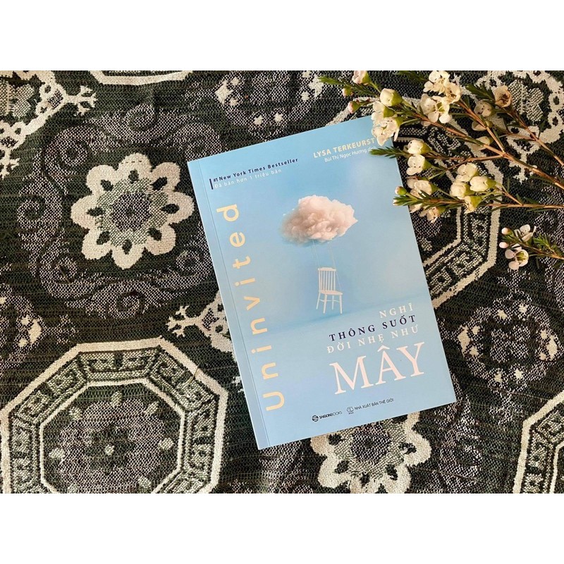 Sách - Nghĩ thông suốt, đời nhẹ như mây