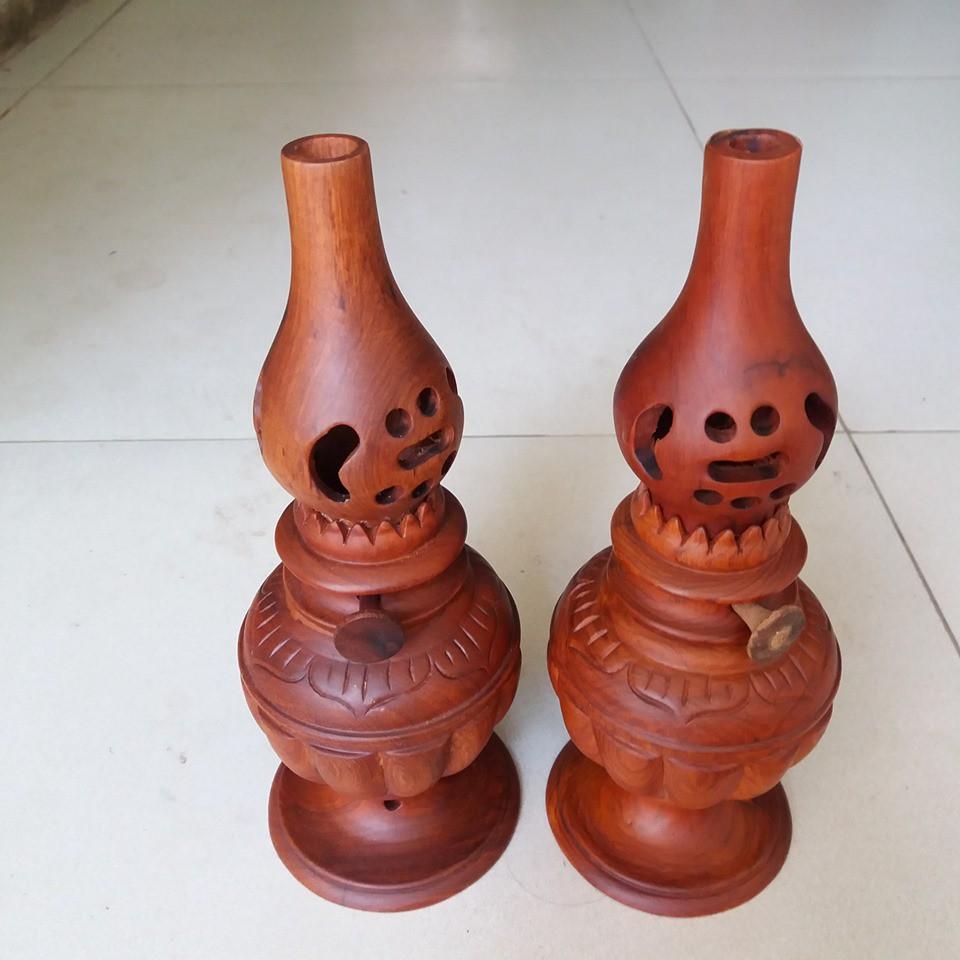 Đồ thờ -đôi đèn thờ gỗ hương nguyên khối cao 22cmx9cm