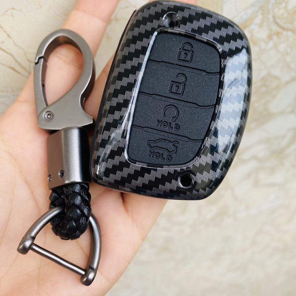 Ốp chìa khóa carbon xe Hyundai Creta, I10 2021 2022 2023 - chìa 4 nút,tặng kèm móc khoa cao cấp