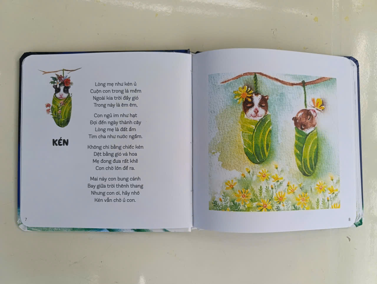 À Ơi - Khúc Hát Ru Vào Miền Ký Ức Dịu Êm, Sách Tranh Thiếu Nhi Ô Cửa Sách Tặng Kèm Rối Tay Quà Tặng Cho Bé