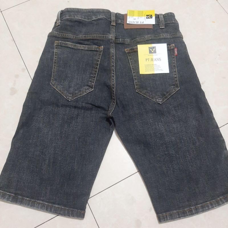 Quần short Jeans nam ống suông. Vải Jean cotton có giãn mang lại cảm giác mềm mịn thoải mái