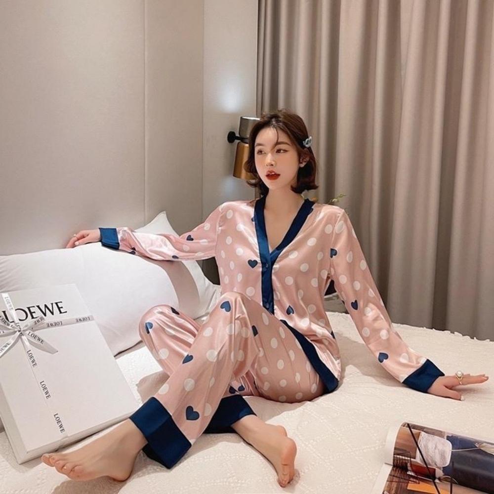 Đồ bộ pyjama nữ, đồ mặc nhà cao cấp VILADY - B103 kiểu cổ V tay dài quần dài họa tiết chấm Bi màu hồng, chất liệu lụa Pháp ( lụa latin) siêu mát