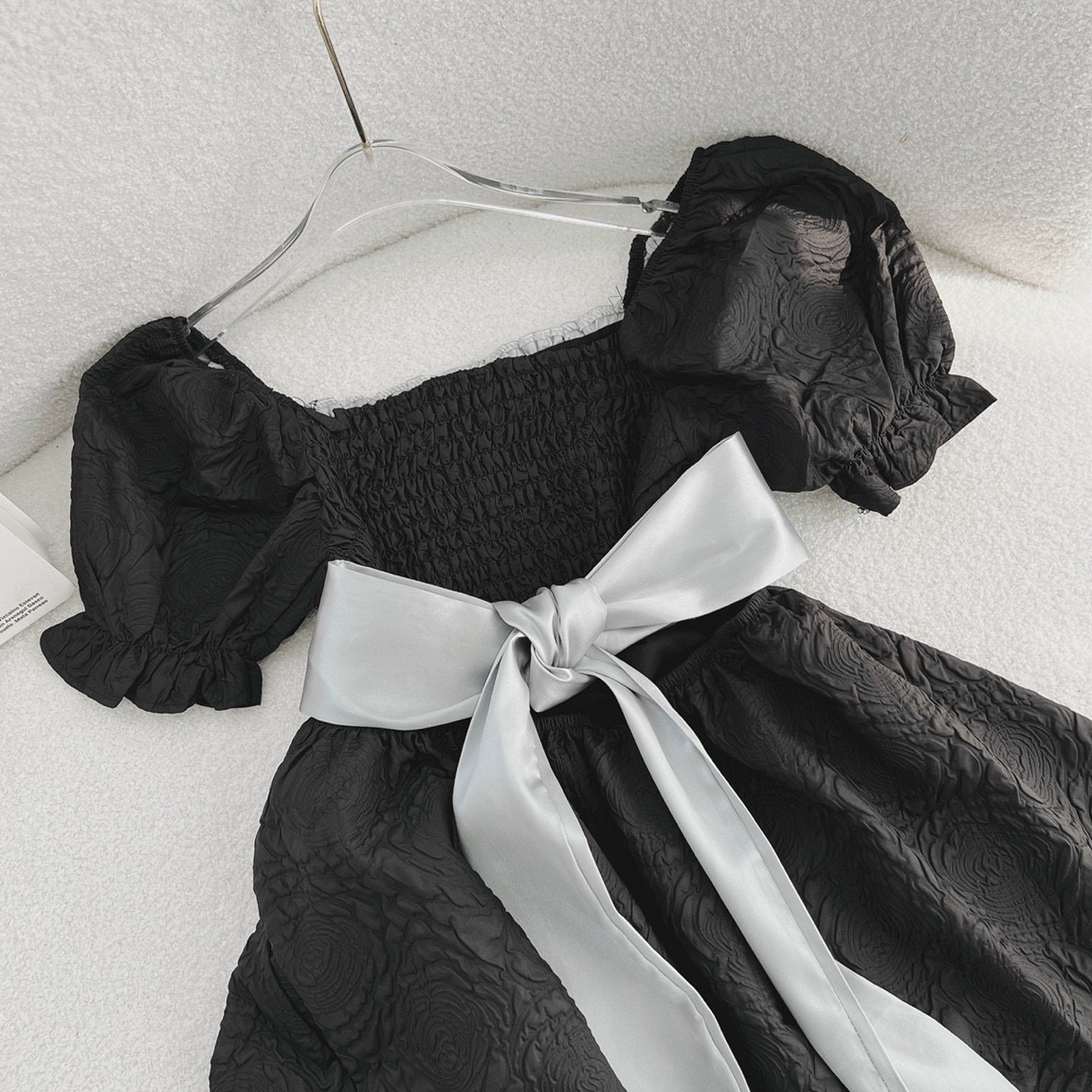 ĐẦM BABYDOLL GẤM CUTOUT NƠ LƯNG