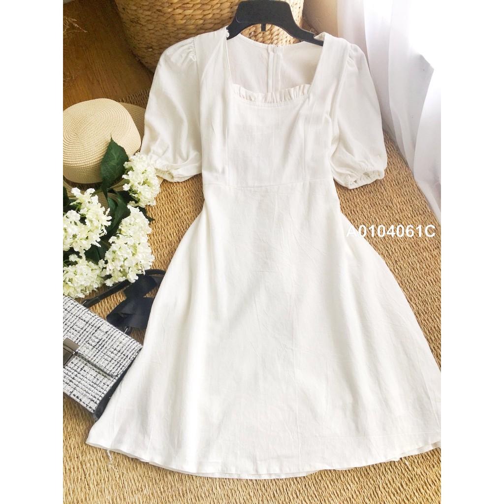 Đầm trắng cổ vuông viền bèo!