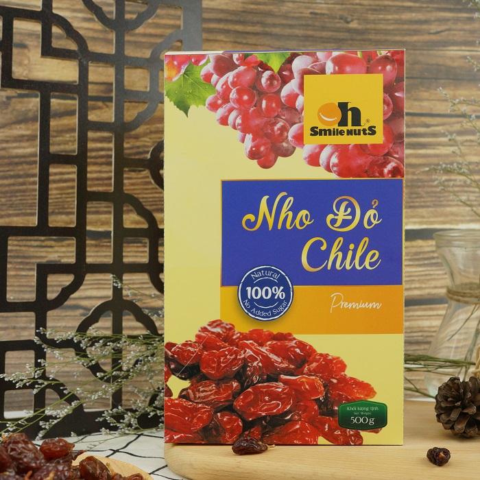 Nho Khô Đỏ SmileNuts Hộp Giấy 500g _ Nhập khẩu trực tiếp từ Chile _ Nho đỏ size Jumbo, quả to, thịt dày, vị ngọt tự nhiên, nho khô hoàn toàn tự nhiên không tẩm đường, không chất bảo quản