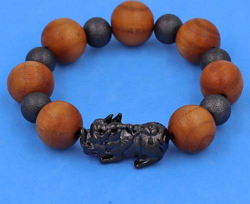 Chuỗi tay Gỗ Hoàng Đàn 18 ly phối 6 bi charm Tỳ Hưu inox - Vòng size XXXL