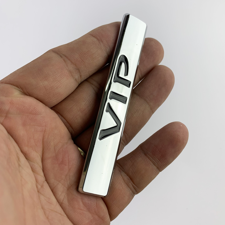 Tem kim loại chữ nổi VIP dán trang trí ô tô