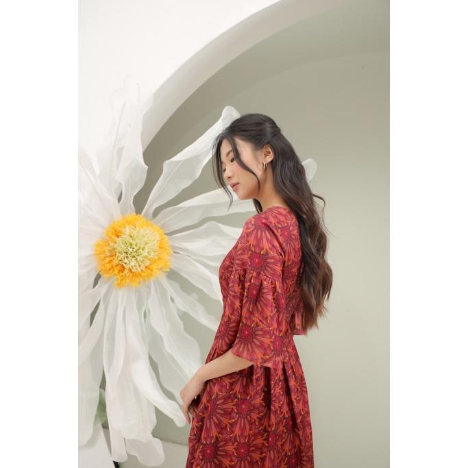 Đầm xoè cổ vuông hoạ tiết in, chất liệu mango lụa, may hai lớp CLARA MARE Printed pattern princess dress DRE4004