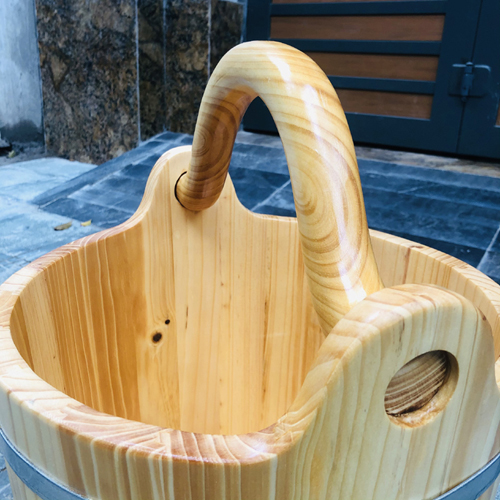 CHẬU GỖ DÁNG THÙNG XÁCH NƯỚC QUAI CONG