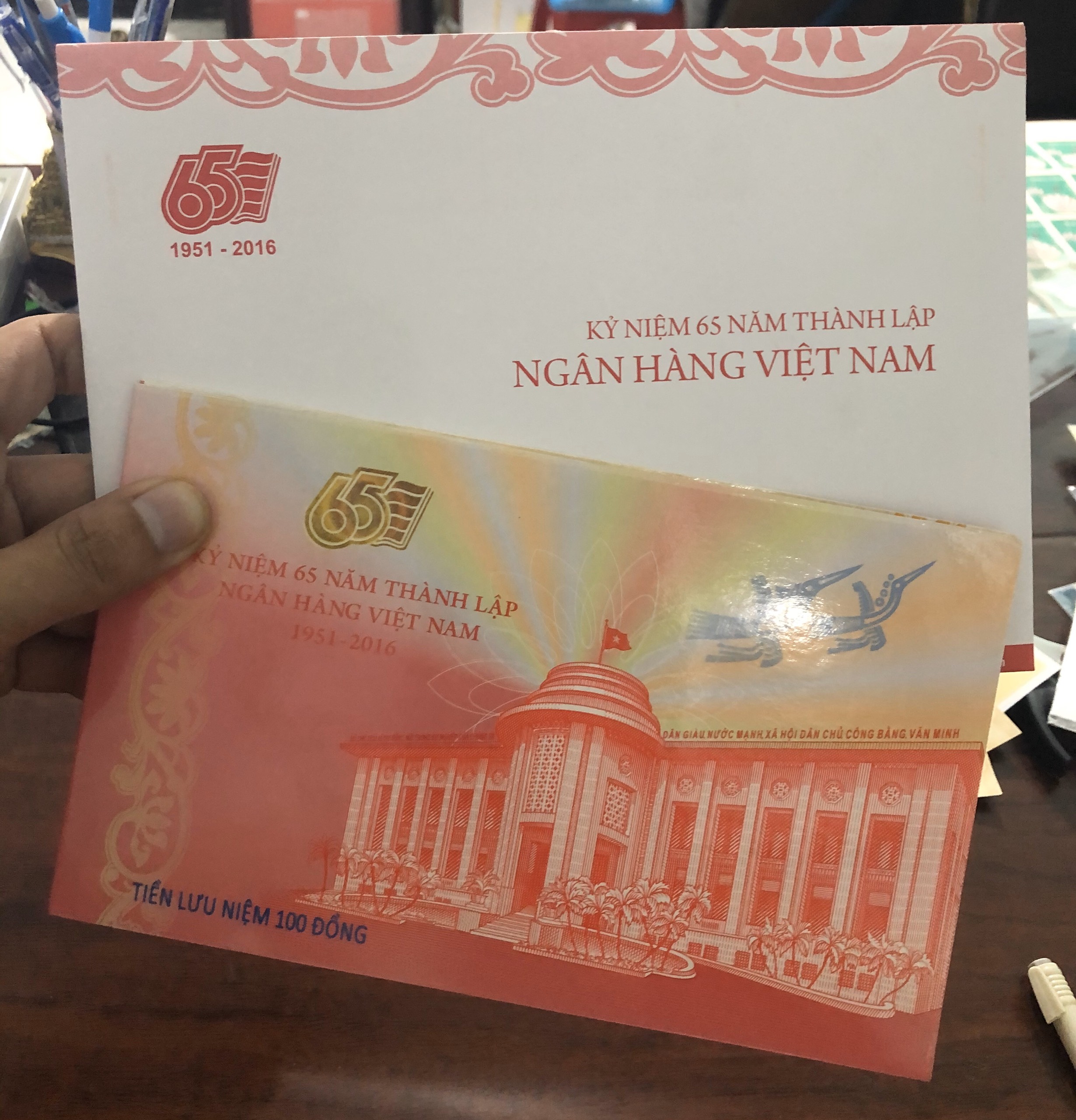 Combo bộ 100 đồng lưu niệm Việt nam có folder nguyên bản sang trọng