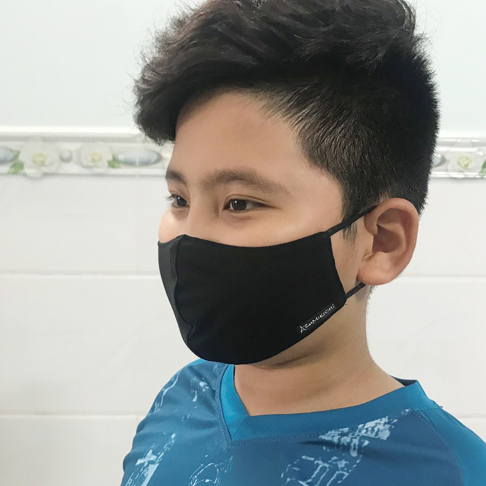 Khẩu trang vải Azumikichi màu đen, khẩu trang thời trang cao cấp sang trọng