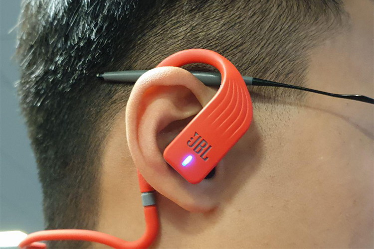 Tai nghe JBL Endurance Jump