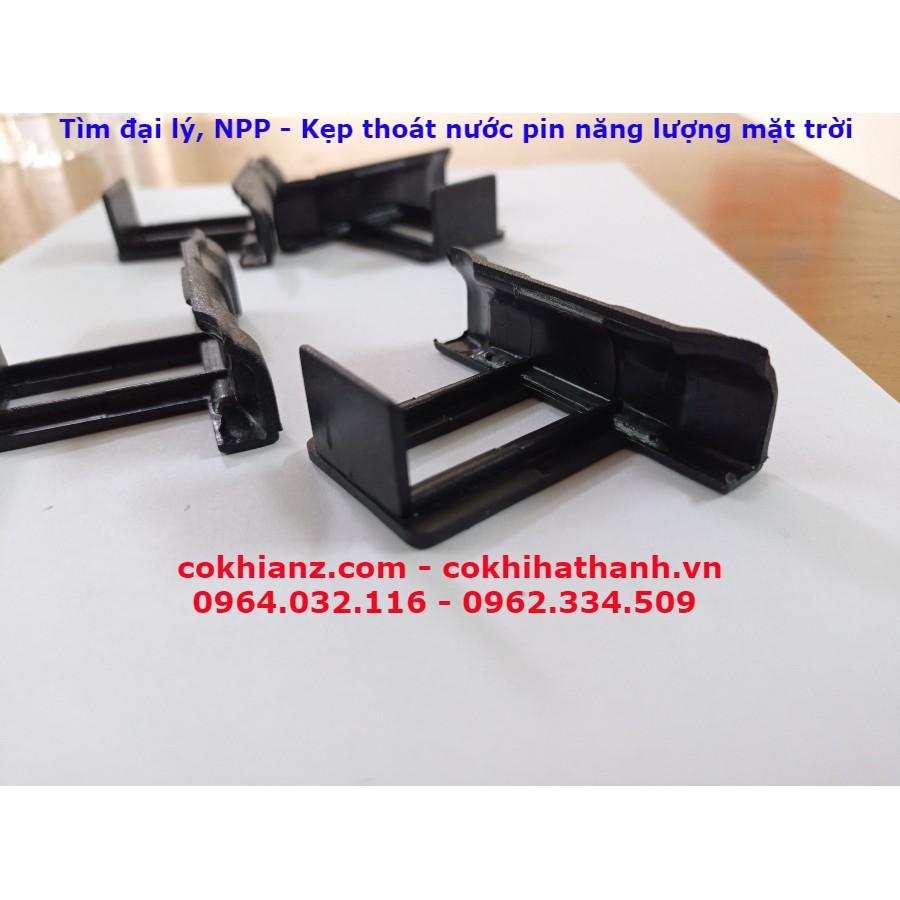 KẸP THOÁT NƯỚC TẤM PIN NĂNG LƯỢNG MẶT TRỜI 40MM