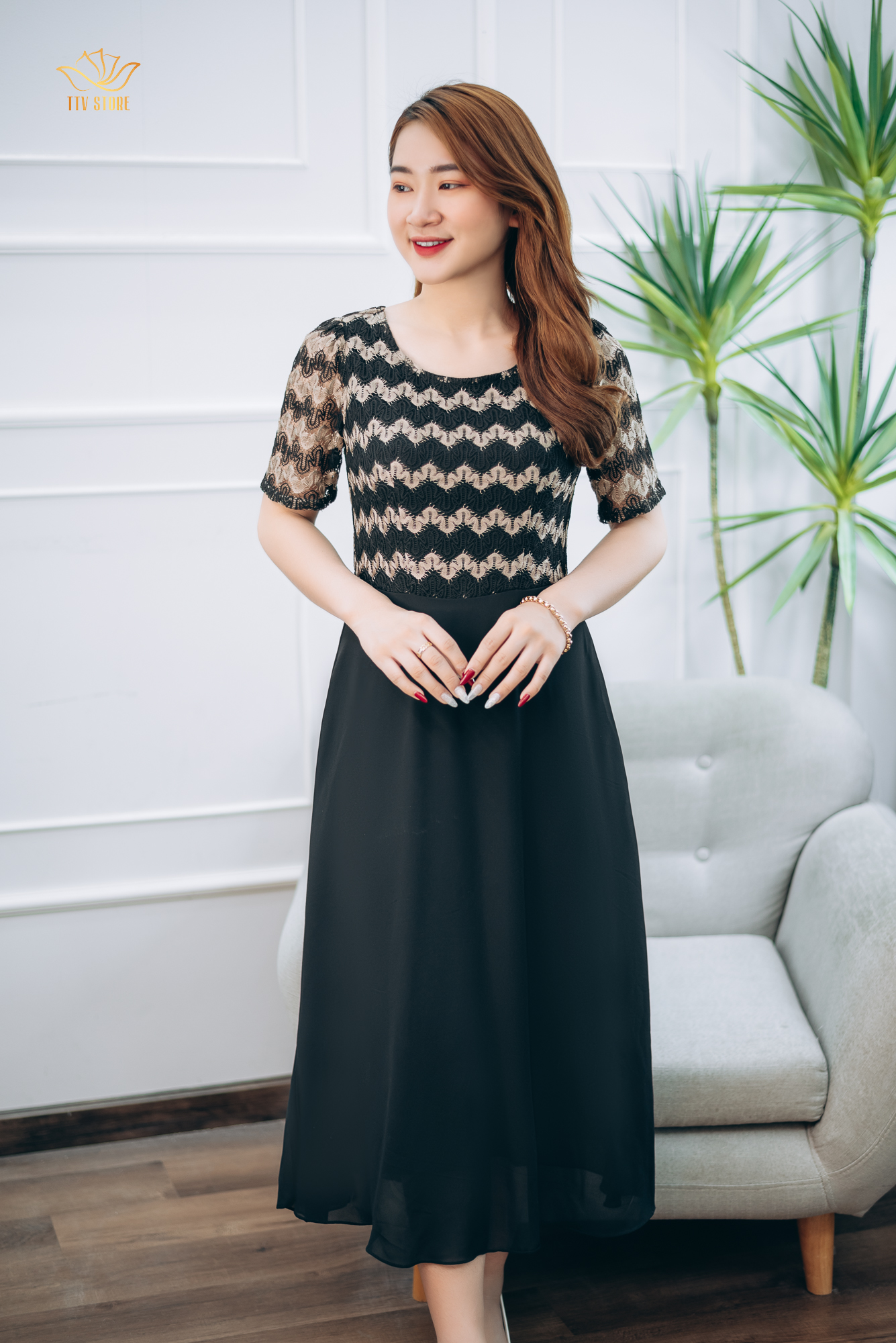 Đầm xòe thiết kế trung niên cao cấp sang trọng Cổ tròn tay ngắn màu Đen phối kem TTV STORE TTV1341