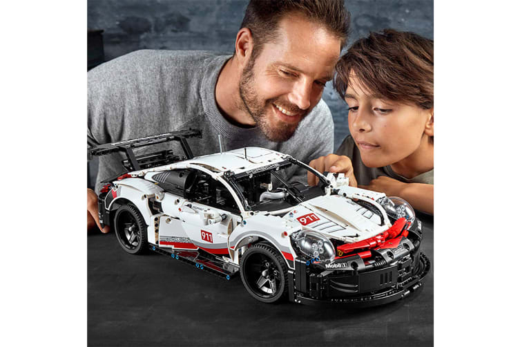Mô hình đồ chơi lắp ráp LEGO TECHNIC Siêu Xe Porsche 911 RSR 42096 (1580 Chi tiết )