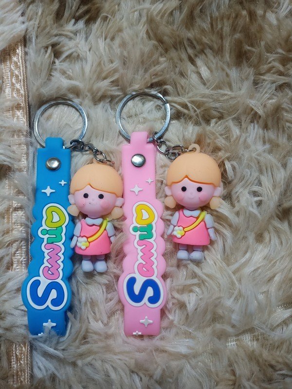 Móc Khóa Cô Gái Nhỏ Đeo Túi Xách Đáng Yêu