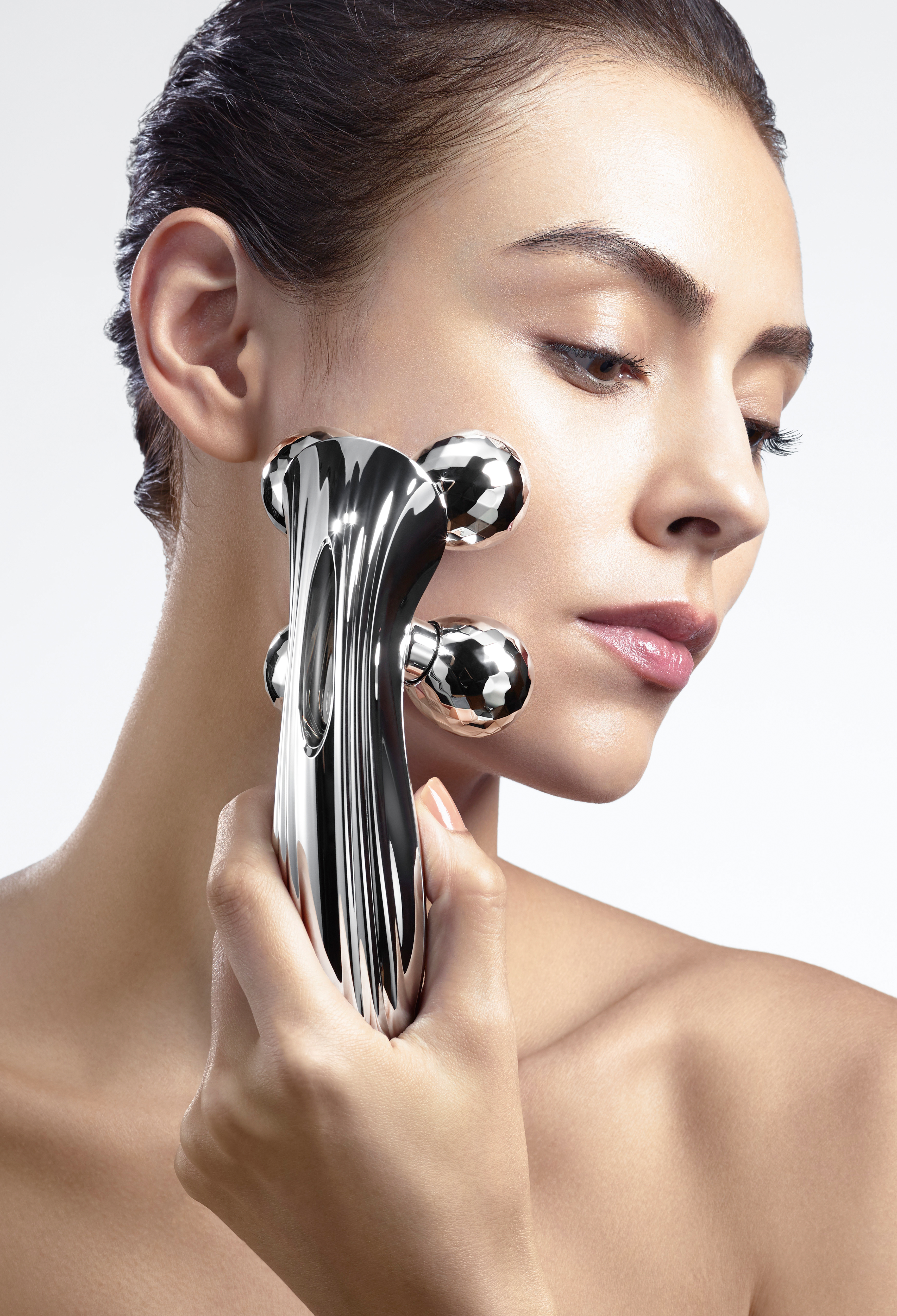 Cây lăn 360 độ săn chắc da ReFa 4 CARAT RAY