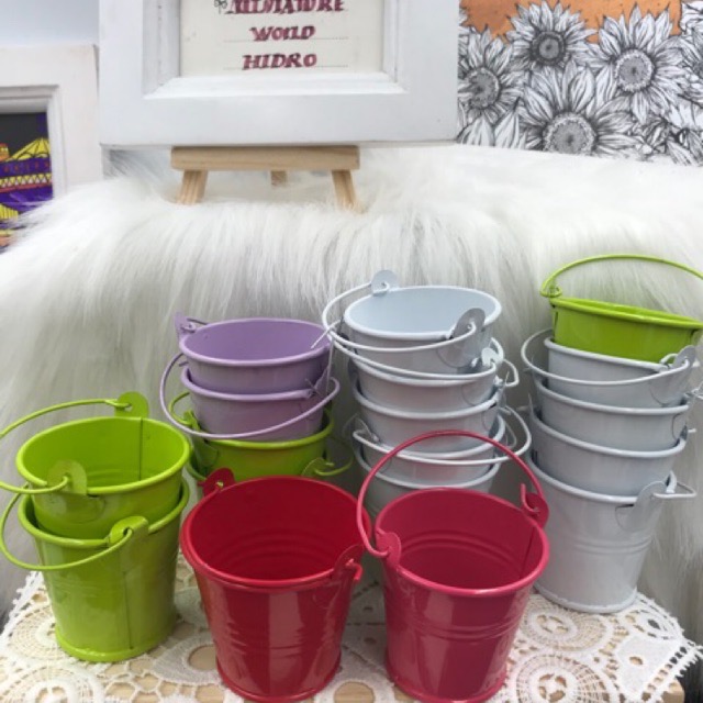 1 cái Xô thiếc mini trang trí nhà búp bê. Decor bàn làm việc. Đạo cụ chụp hình.