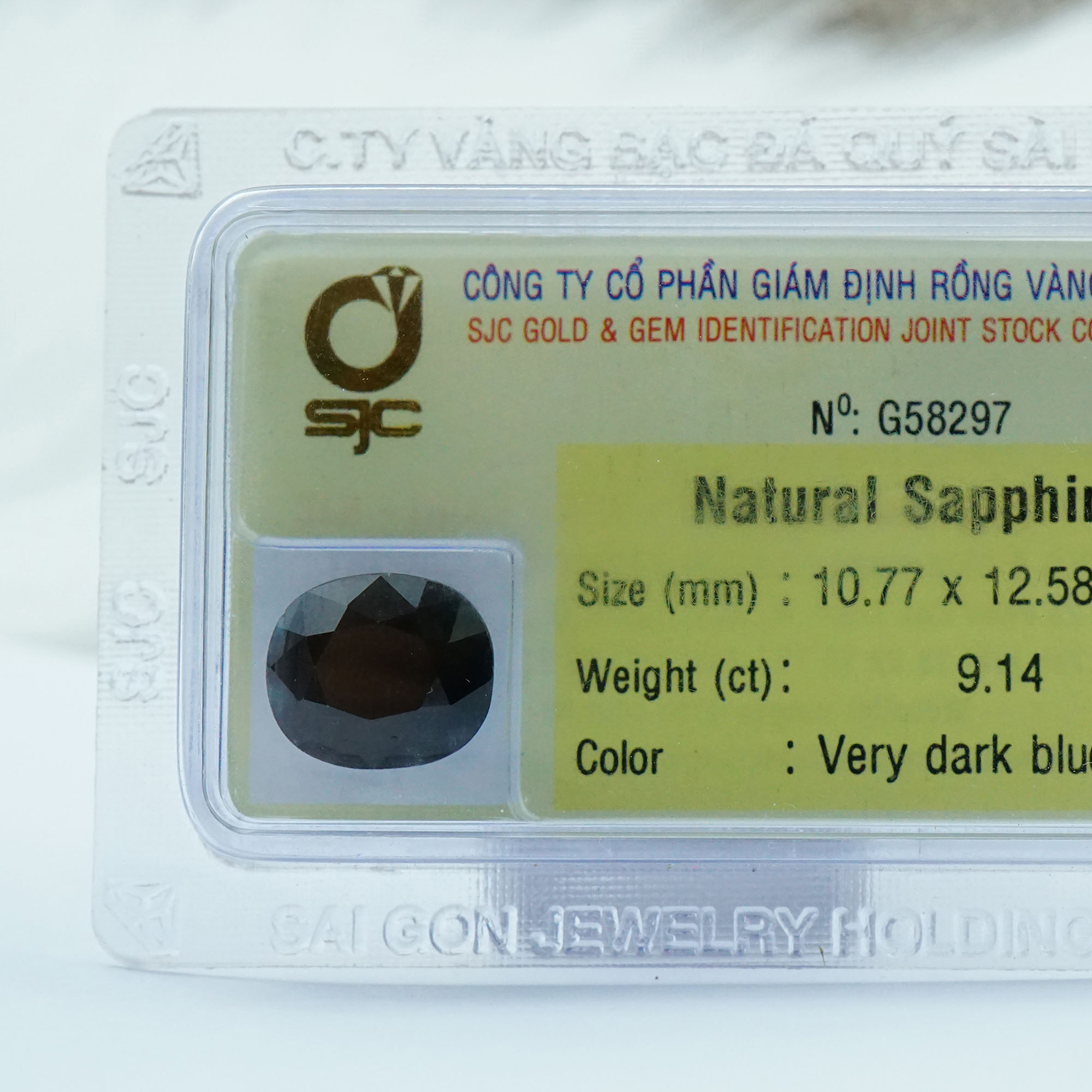 Đá Quý Sapphire Đen Tự Nhiên Mài Giác Oval Kiểm Định