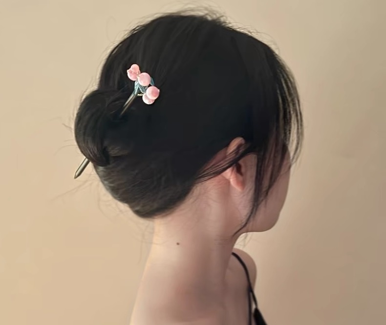 Trâm cài tóc phong cách thanh lịch, trâm hạt hồng lá xanh