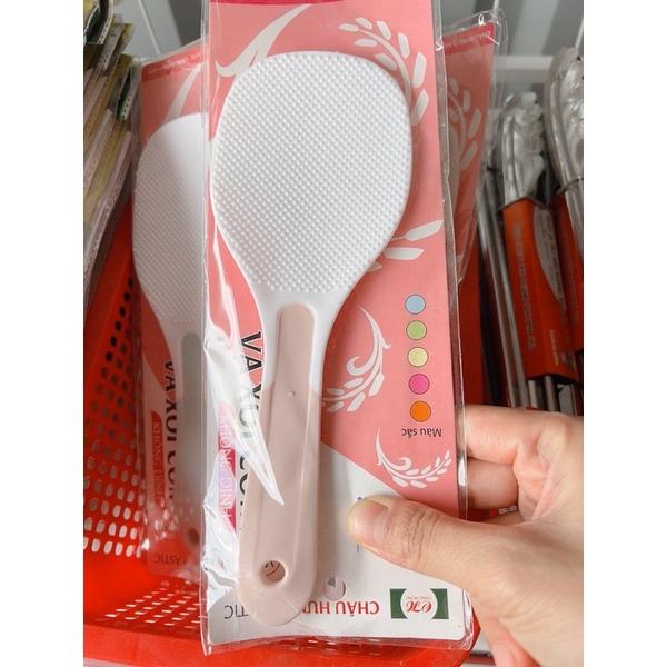 VÁ MUÔI MÚC CƠM CHỐNG DÍNH