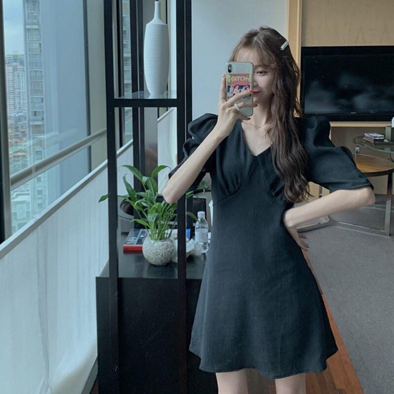 Váy suông ngắn cổ v nhấn ngực