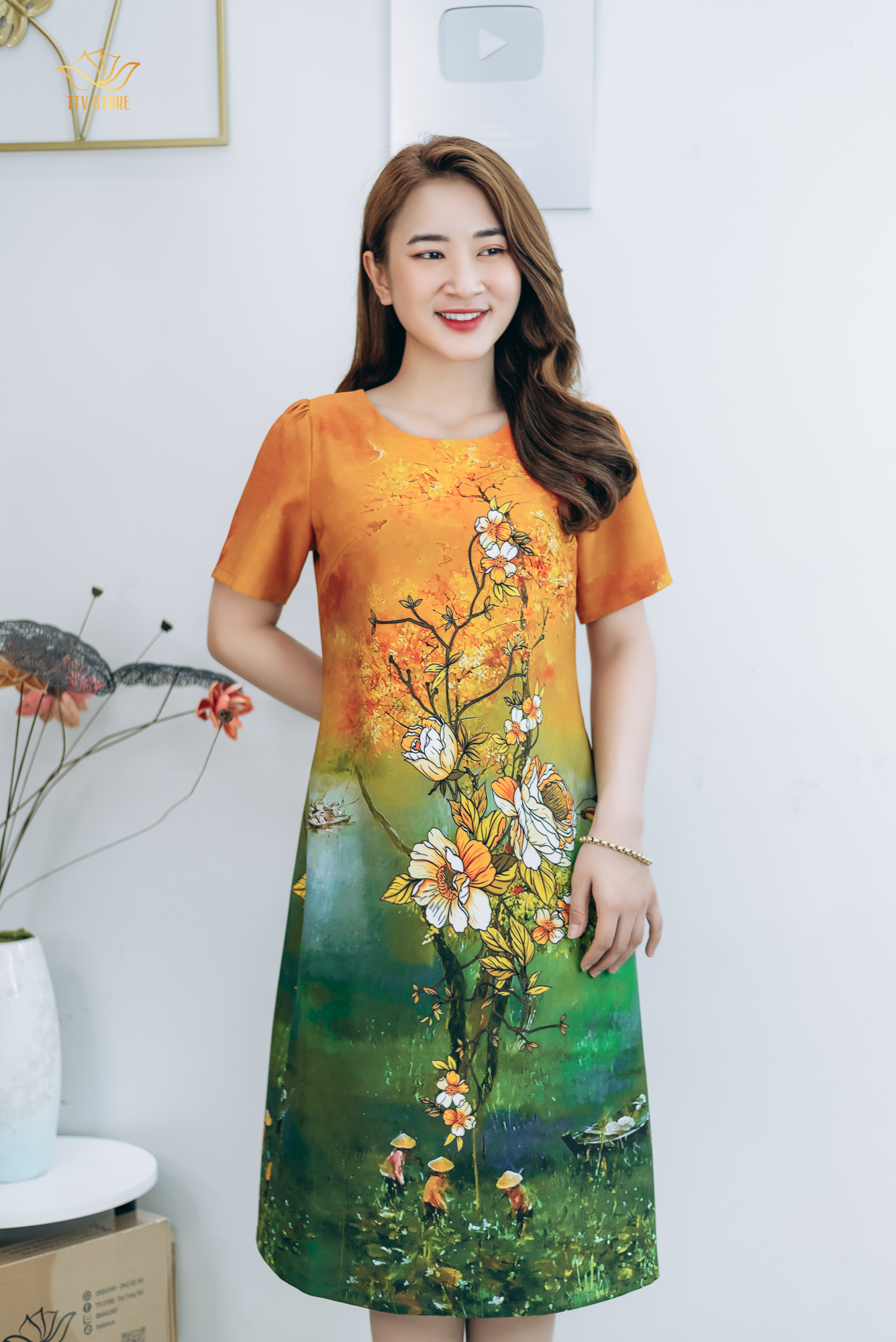 Đầm suông thiết kế trung niên cao cấp sang trọng Cổ tròn tay ngắn màu Xanh hoa TTV STORE TTV1337