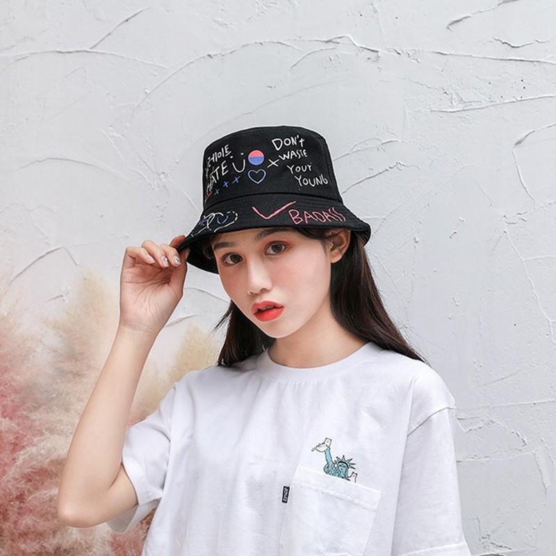 Mũ bucket hoạ tiết chữ graffiti cho cặp đôi