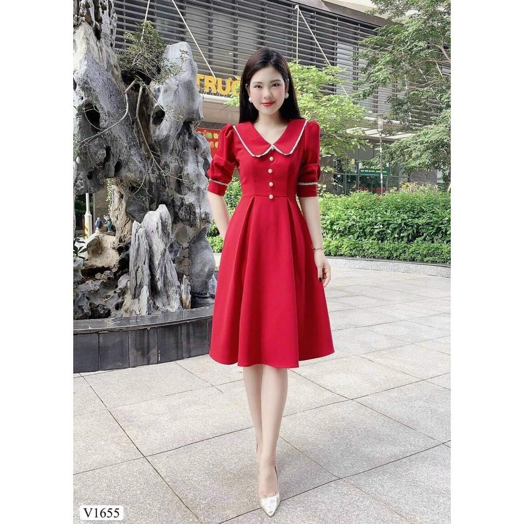Đầm đỏ xoè phối viền ren tay phồng đính nút xinh xắn