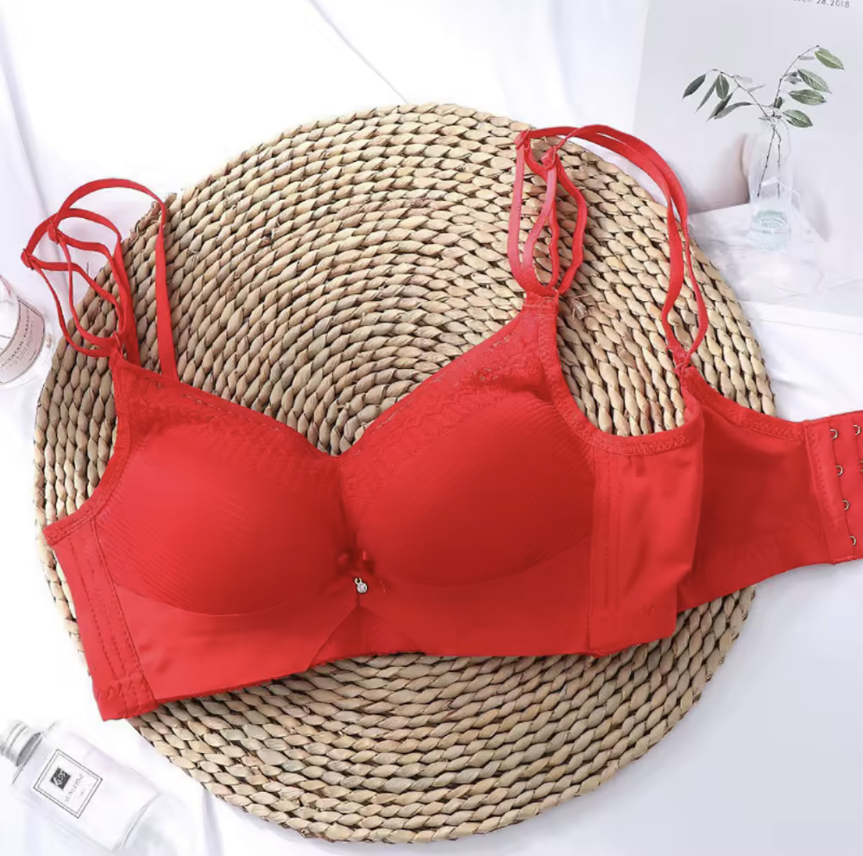 Áo Lót Ren Không Giọng Kèm Mút Đệm Dày 6cm Êm Ái