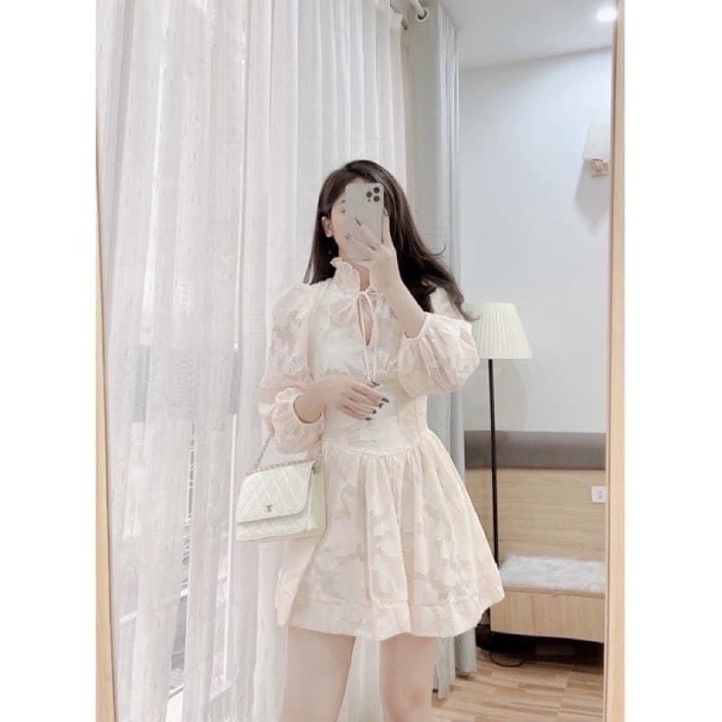 ĐẦM HOA NỔI CỔ TRỤ THẮT NƠ TAY PHỒNG