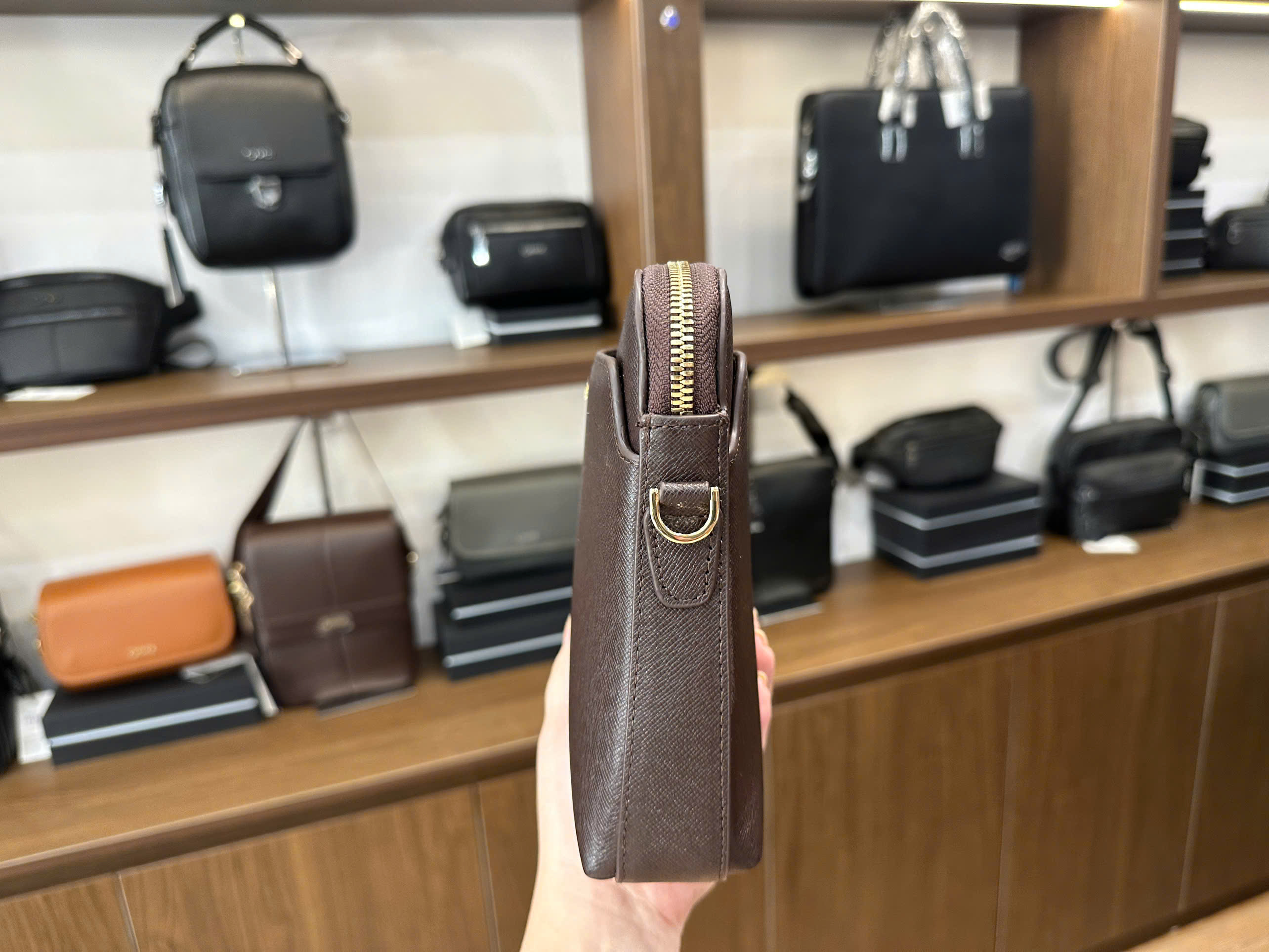 Clutch Da Ví Cầm Tay Kẹp Nách GENCE CK24 Da Bò Khóa Số Cao Cấp Màu Nâu