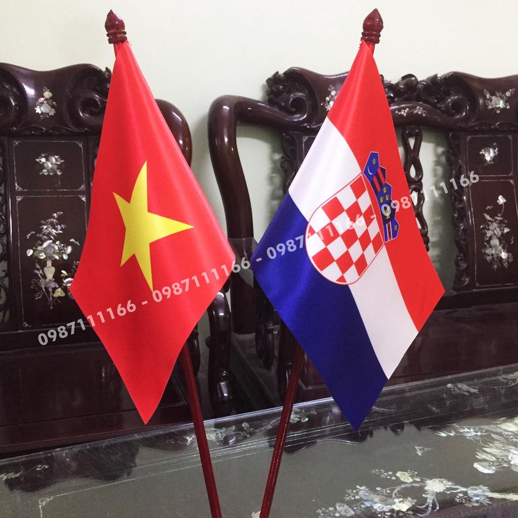 Cờ Để Bàn Đế gỗ Cắm 2 cờ Việt Nam - Croatia In Kỹ Thuật Số