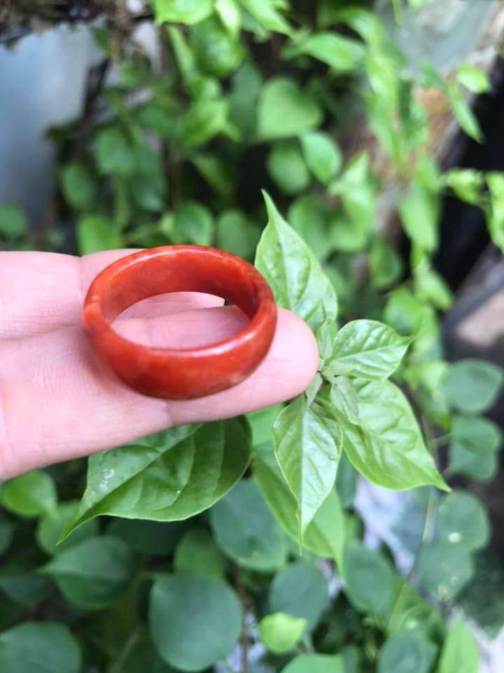 NHẪN ĐEO TAY MÀU ĐỎ 18MM CHẤT LIỆU ĐÁ CẨM THẠCH   HỢP NAM MỆNH HỎA THỔ