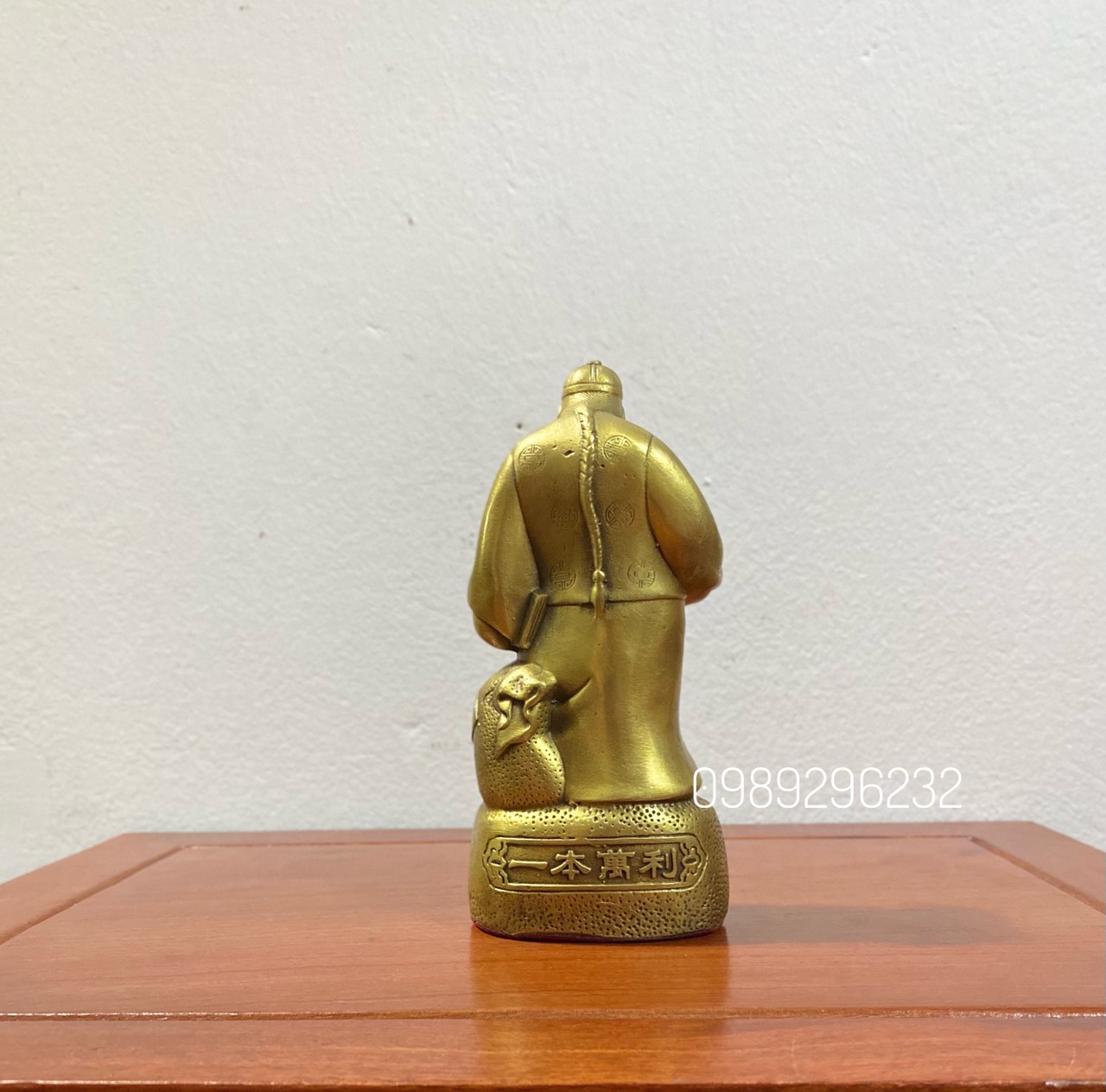 Tượng ông quản gia quản tài bằng đồng thau phong thủy